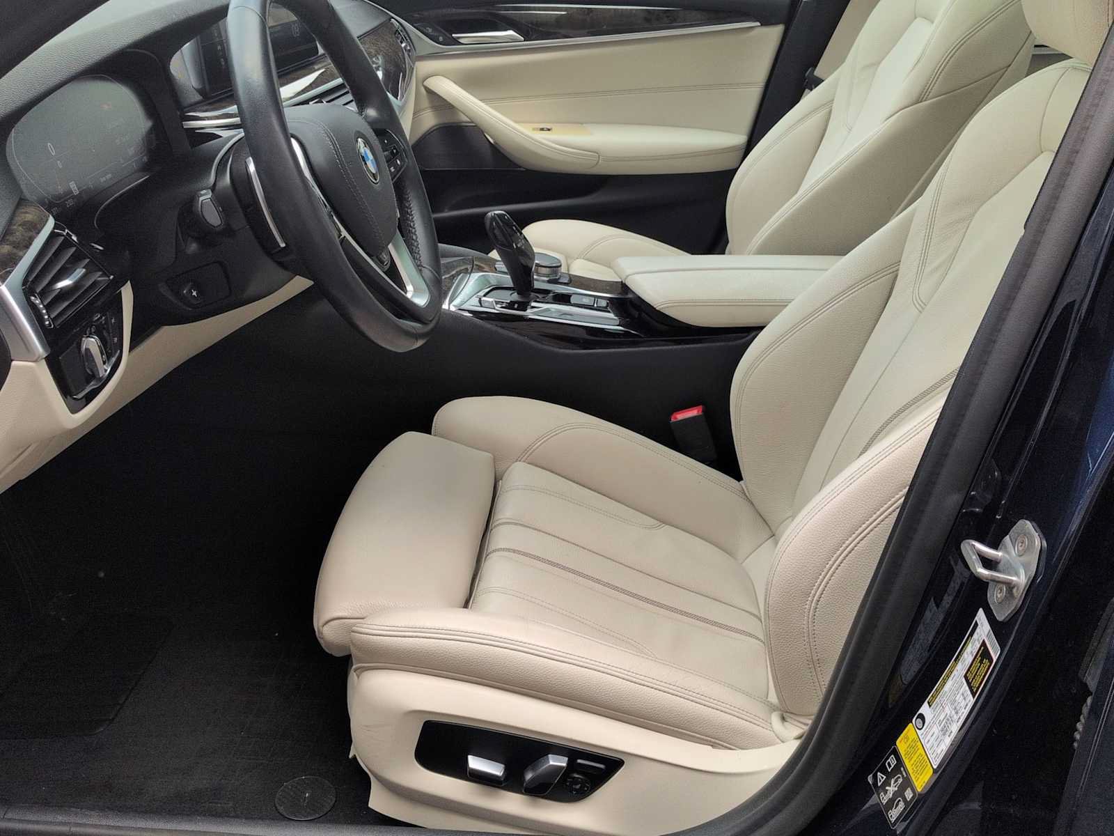 Used 2020 BMW 540i xDrive w/ Premium Package AWD/4WD image 17