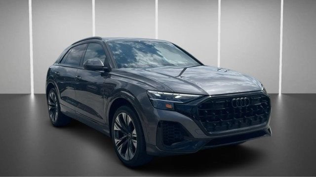 Used 2025 Audi Q8 Premium Plus w/ Premium Plus Package AWD/4WD image 2