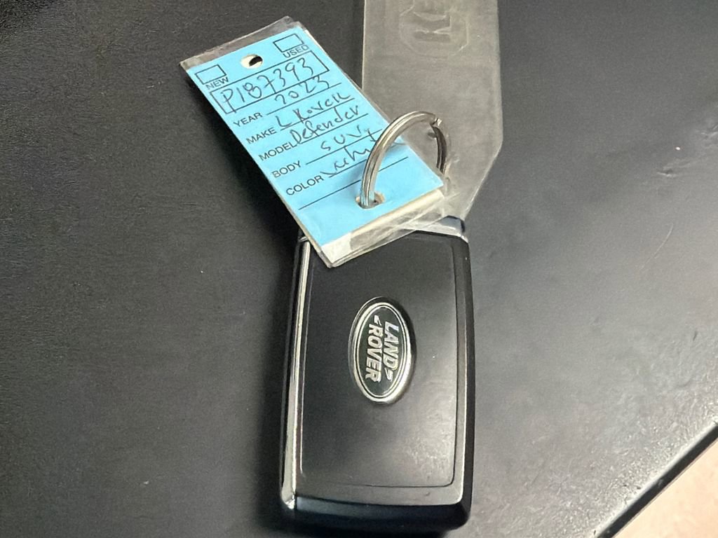 Used 2023 Land Rover Defender 130 S image 39