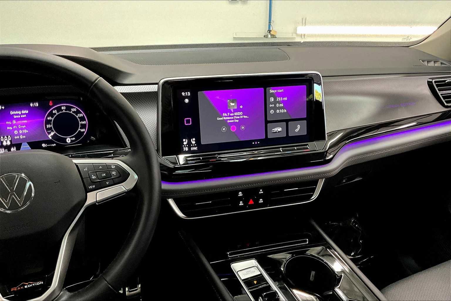 Used 2025 Volkswagen Atlas Peak Edition SE image 9