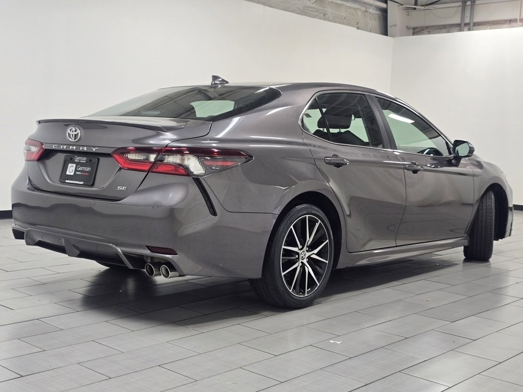 Used 2024 Toyota Camry SE image 14