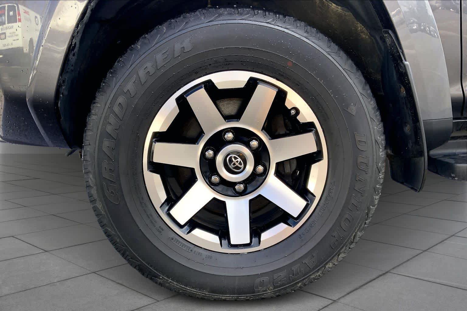 Used 2021 Toyota 4Runner TRD Off-Road Premium AWD/4WD image 20