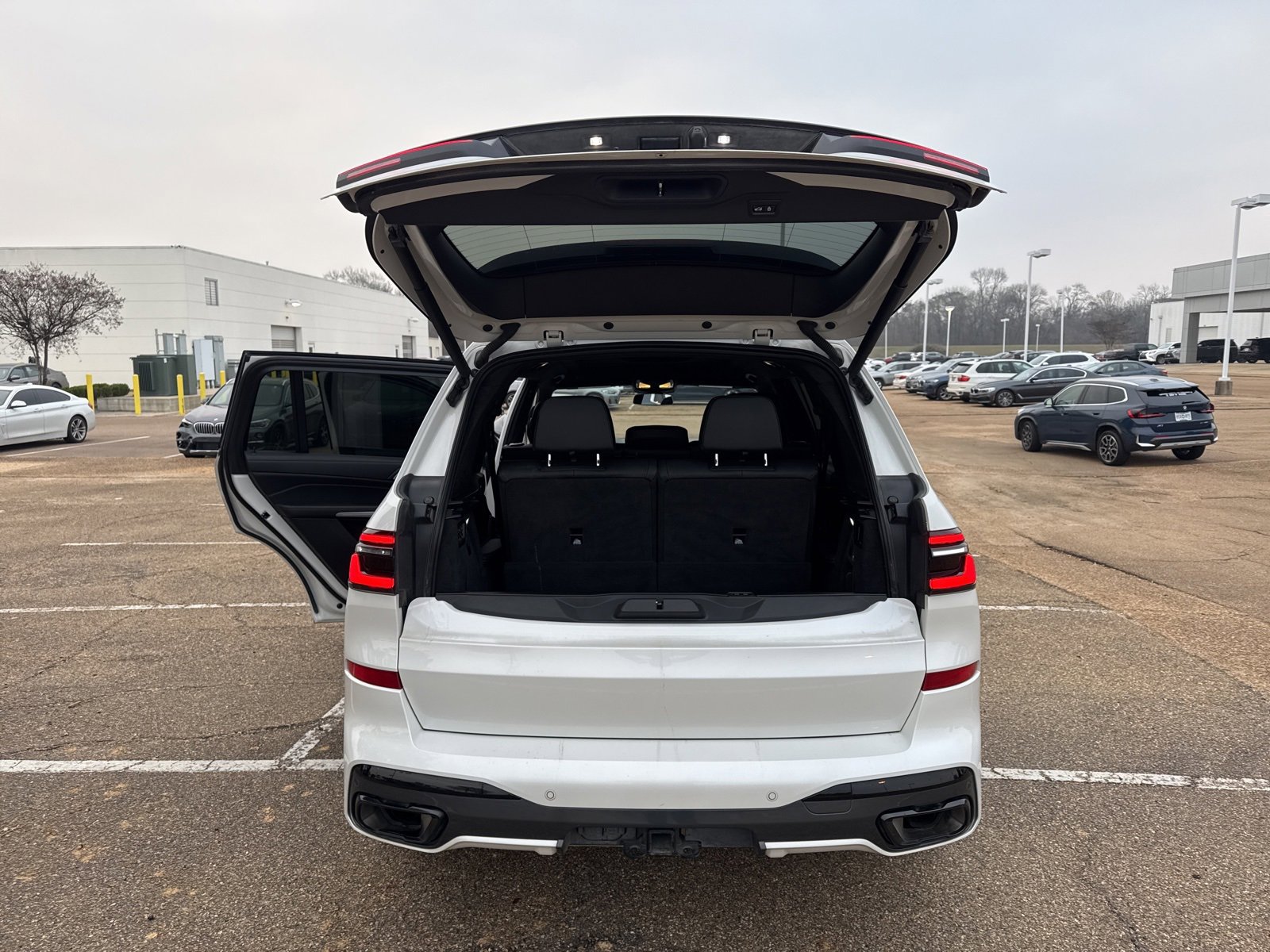 Certified 2023 BMW X7 xDrive40i w/ Executive Package image 9