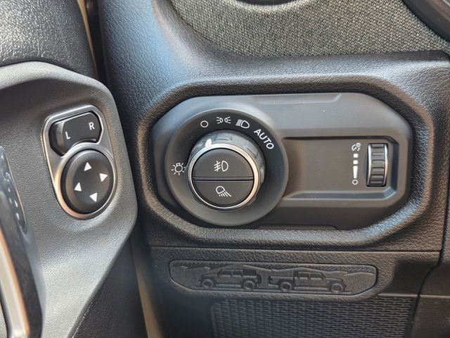 Used 2026 Jeep Gladiator Willys AWD/4WD image 16