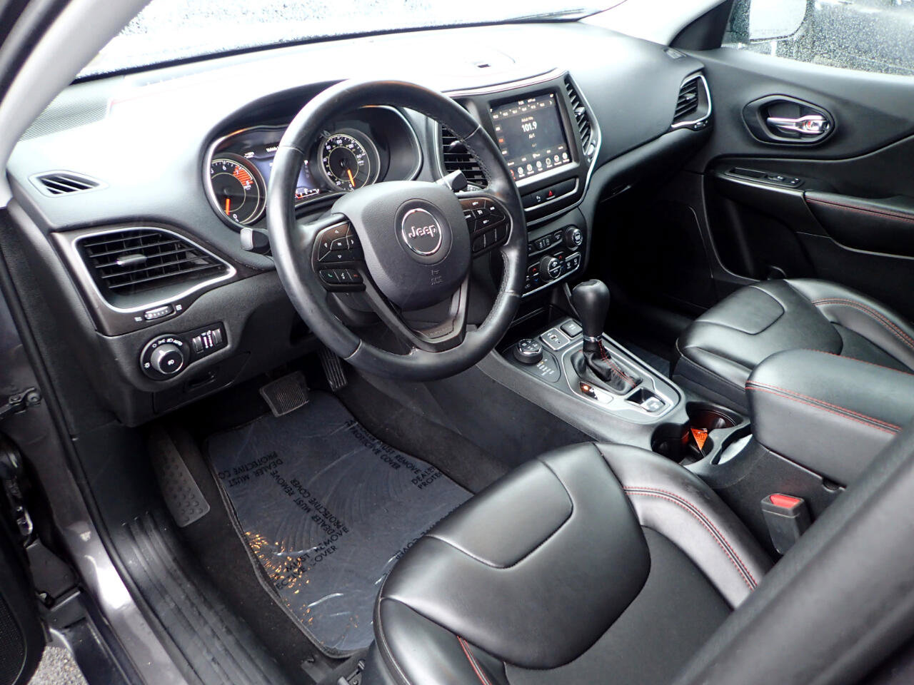 Used 2019 Jeep Cherokee Trailhawk image 9