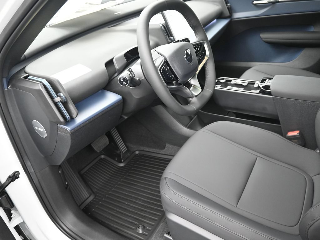 New 2026 Volvo EX30 Plus w/ Protection Package Premier AWD/4WD image 9