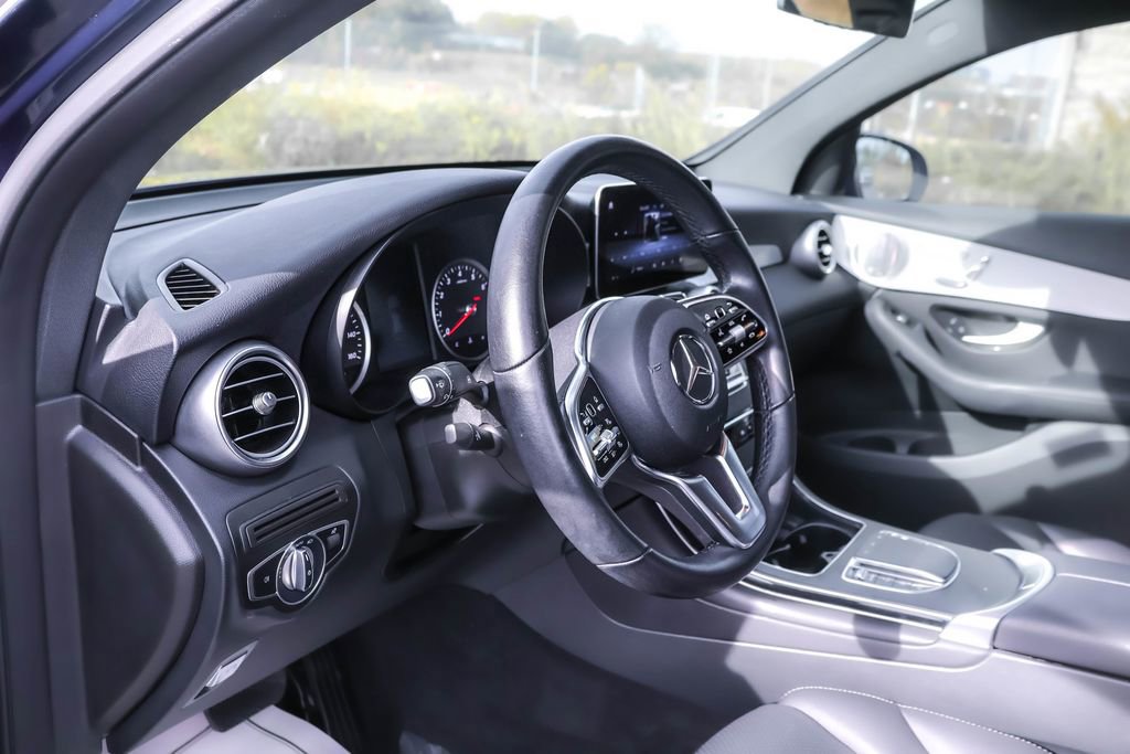 Used 2021 Mercedes-Benz GLC 300 4MATIC Coupe image 3