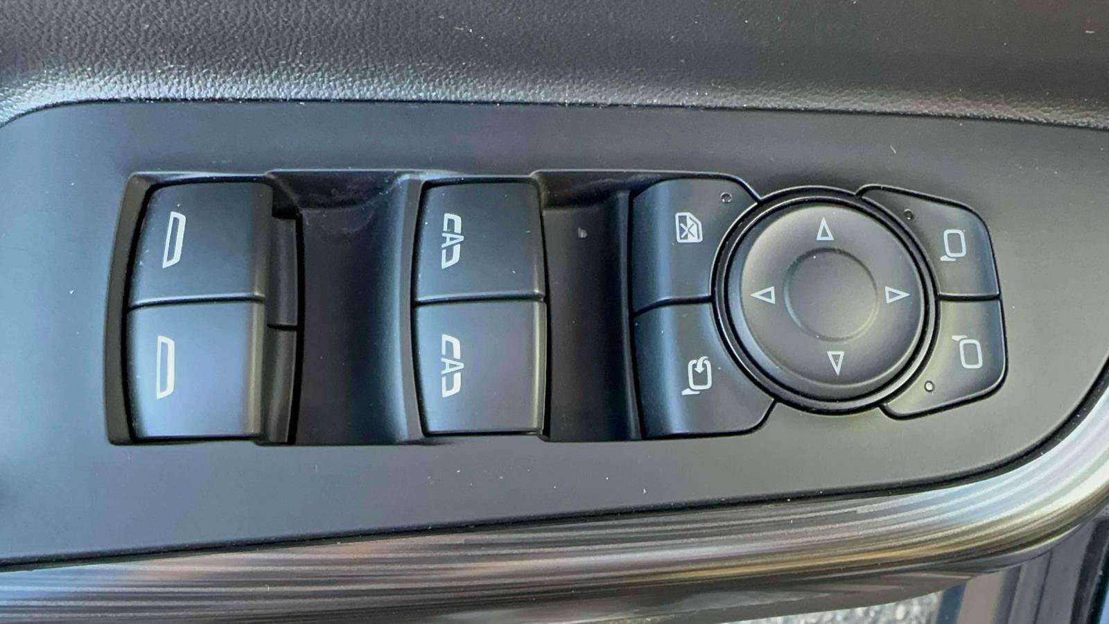 Used 2023 GMC Acadia SLT w/ Elevation Edition image 13