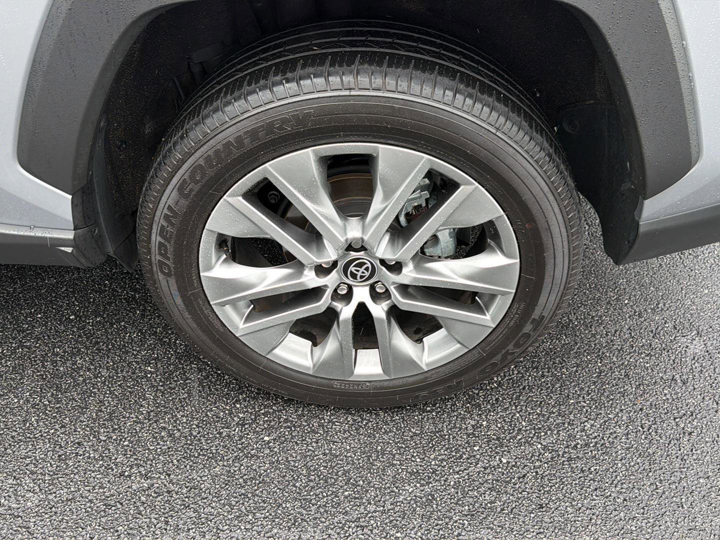 Used 2022 Toyota RAV4 Limited FWD image 40