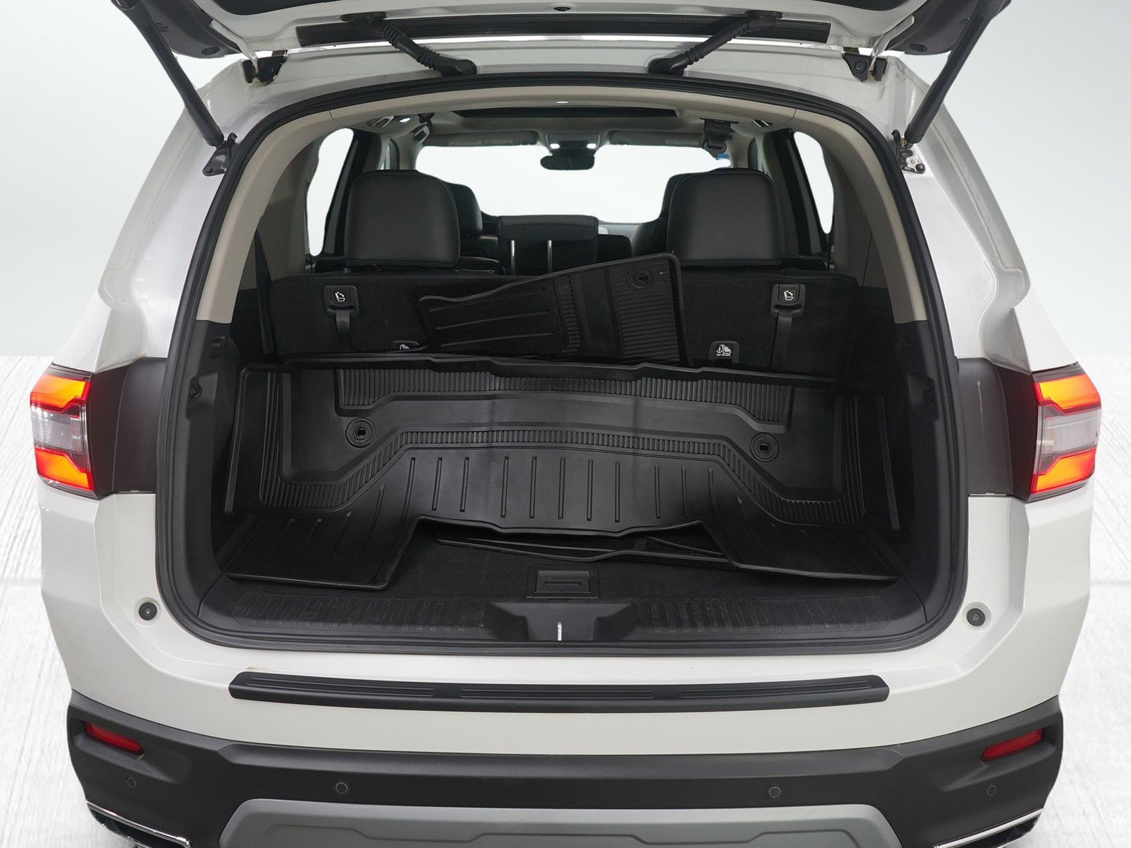 Used 2023 Honda Pilot Elite image 9