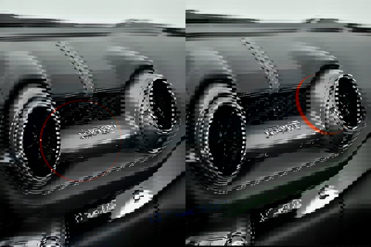 Used 2019 Ferrari 812 Superfast image 31