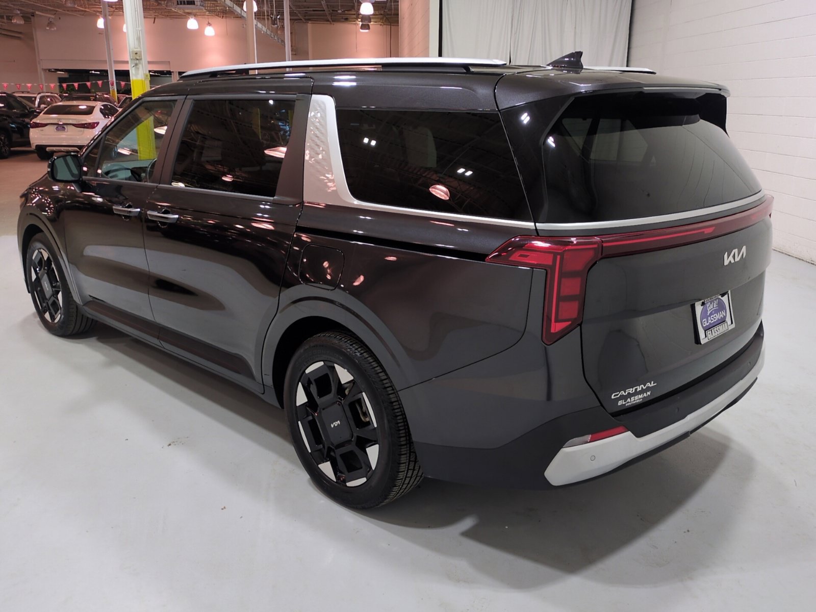 Certified 2025 Kia Carnival EX FWD image 6