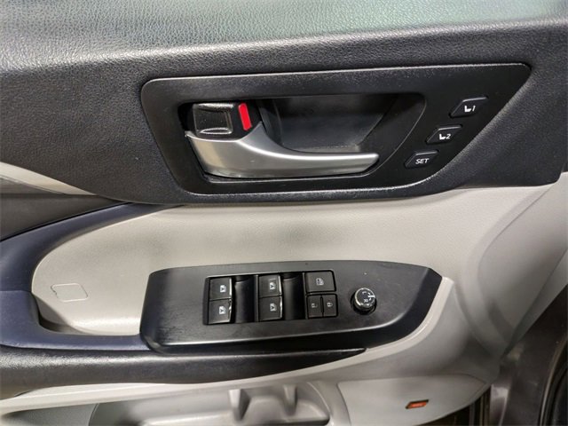 Used 2019 Toyota Highlander Limited image 16