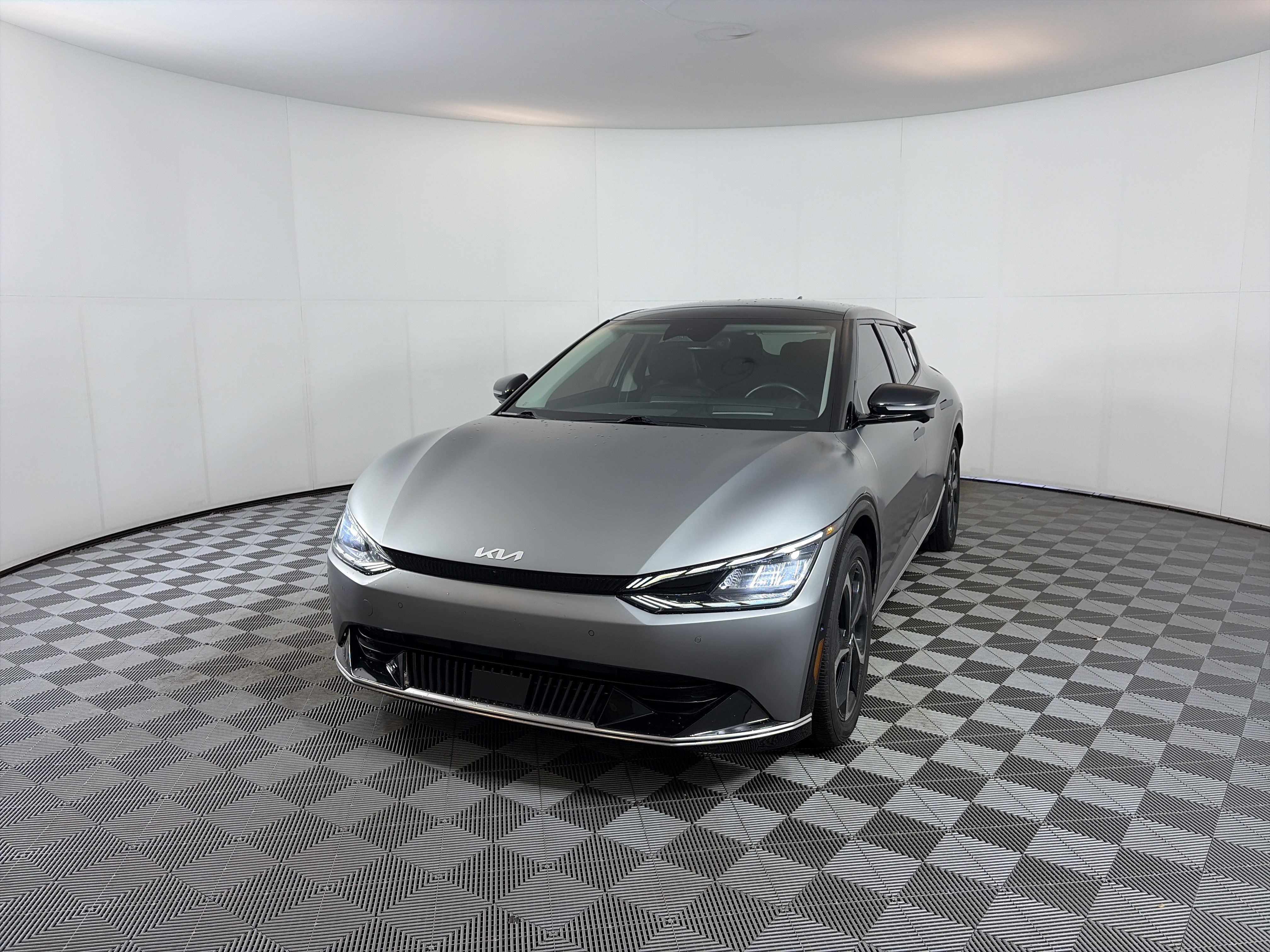 Used 2022 Kia EV6 GT-Line w/ First Edition Package image 2