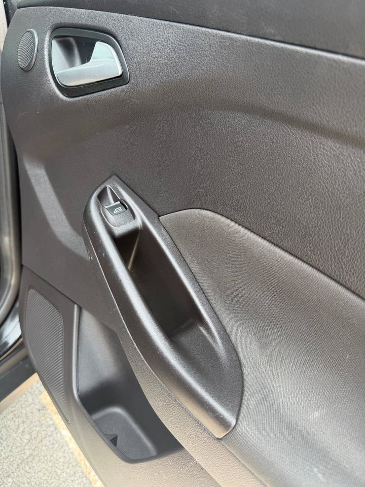 Used 2014 Ford Focus Titanium FWD image 40
