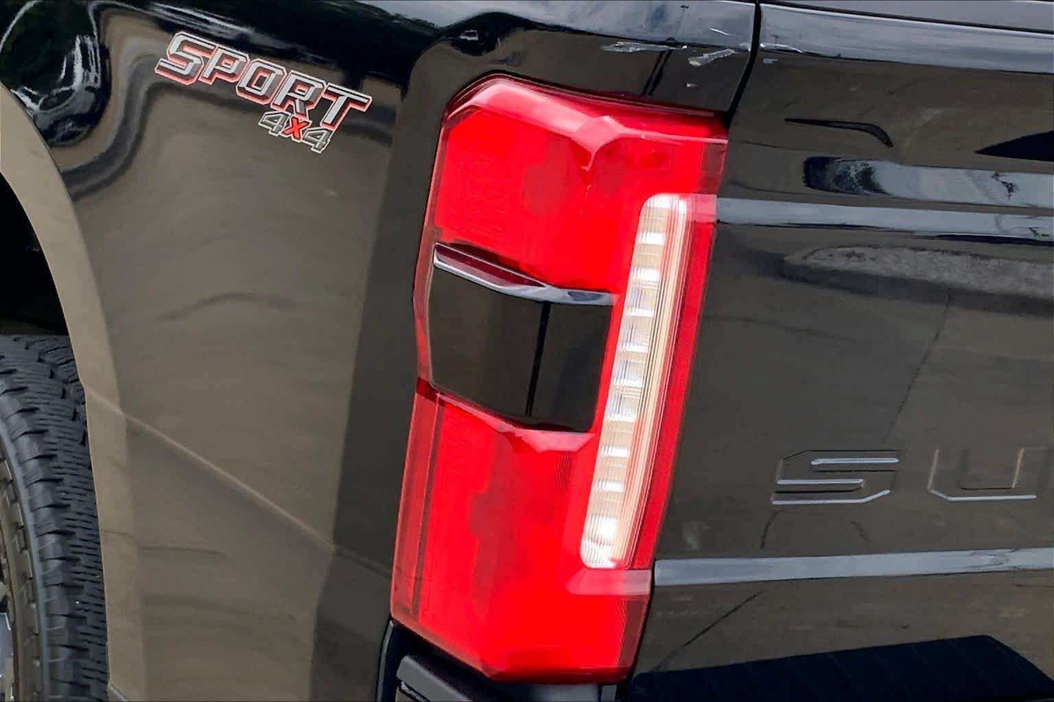 Used 2024 Ford F250 Lariat w/ Lariat Ultimate Package AWD/4WD image 27