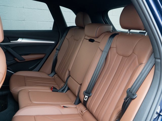 Certified 2025 Audi Q5 2.0T Premium w/ Convenience Plus Package image 18