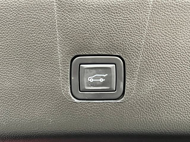 Certified 2023 Chevrolet Traverse LT w/ LPO, Floor Liner Package image 37