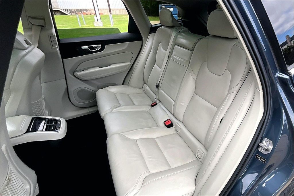 Used 2021 Volvo XC60 T5 Inscription w/ Climate Package AWD/4WD image 35