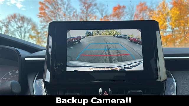 Used 2024 Toyota Corolla SE image 3