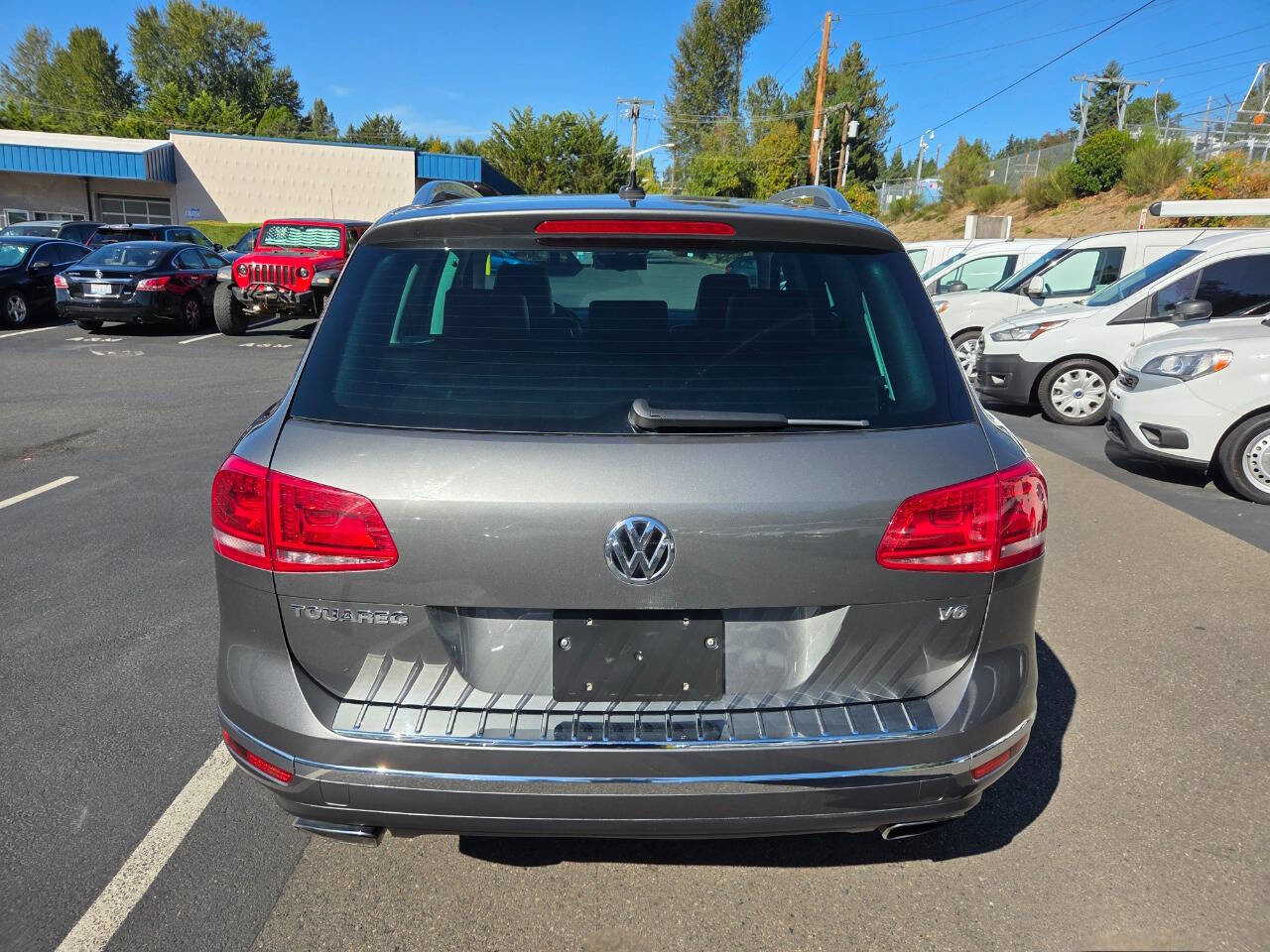 Used 2015 Volkswagen Touareg Sport AWD/4WD image 6