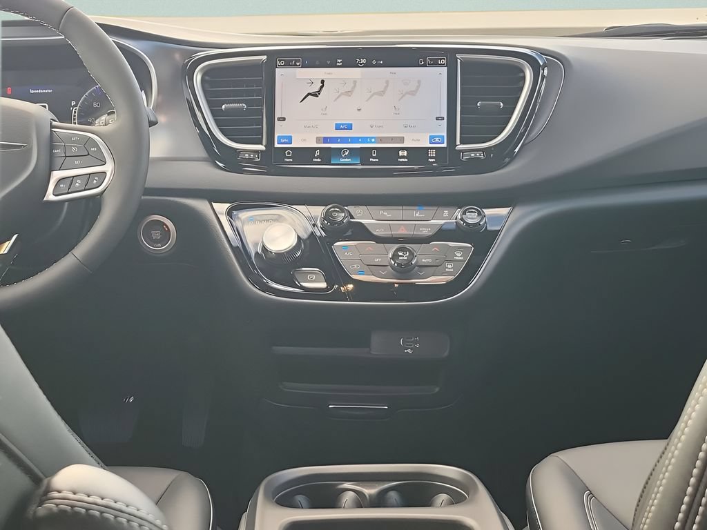 New 2026 Chrysler Voyager LX FWD image 28