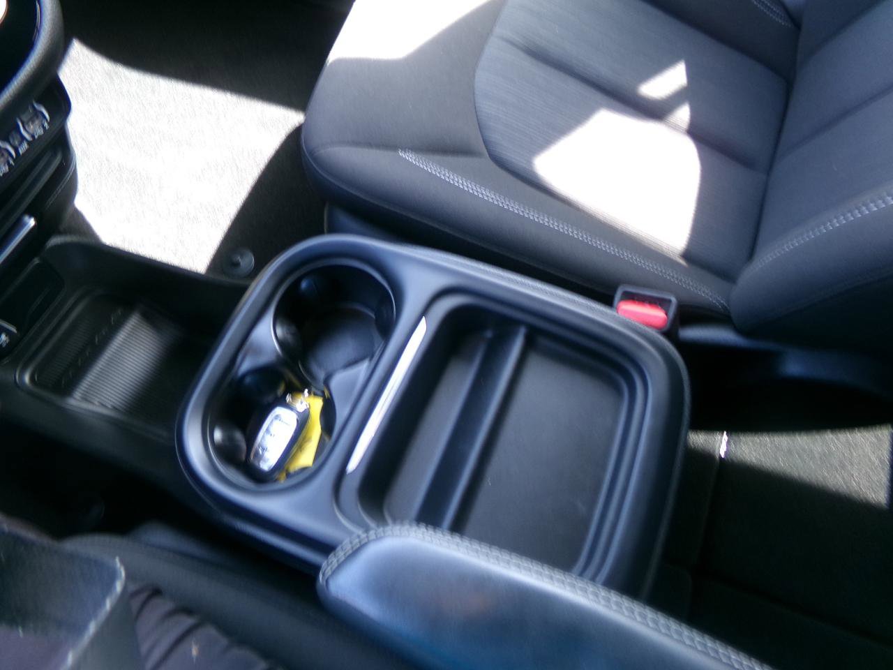 Used 2023 Chrysler Pacifica Touring FWD image 35