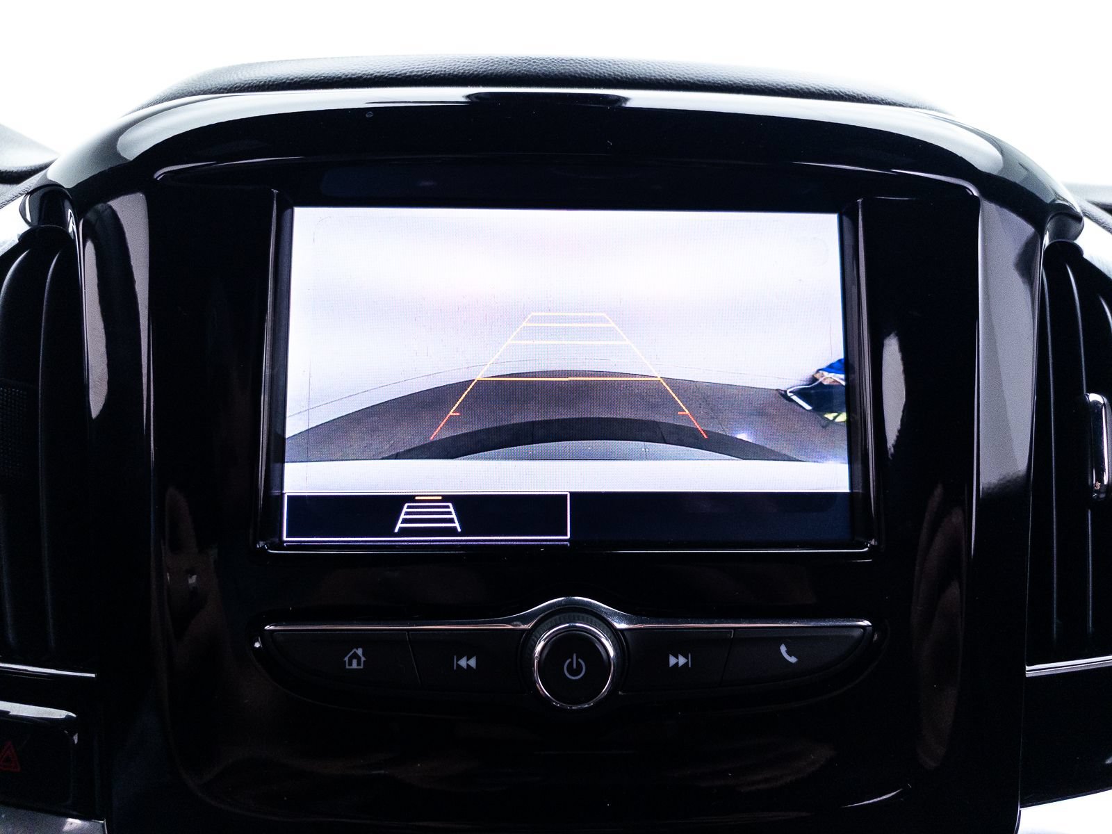 Used 2023 Chevrolet Traverse LT w/ LPO, Cargo Package FWD image 7