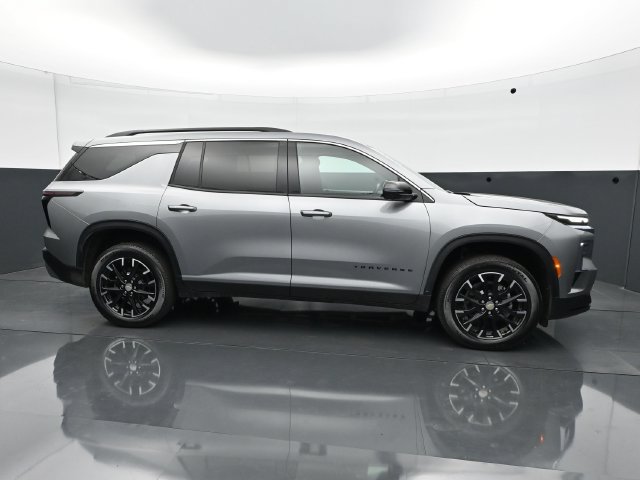Used 2026 Chevrolet Traverse LT w/ Sun and Wheel Package AWD/4WD image 8