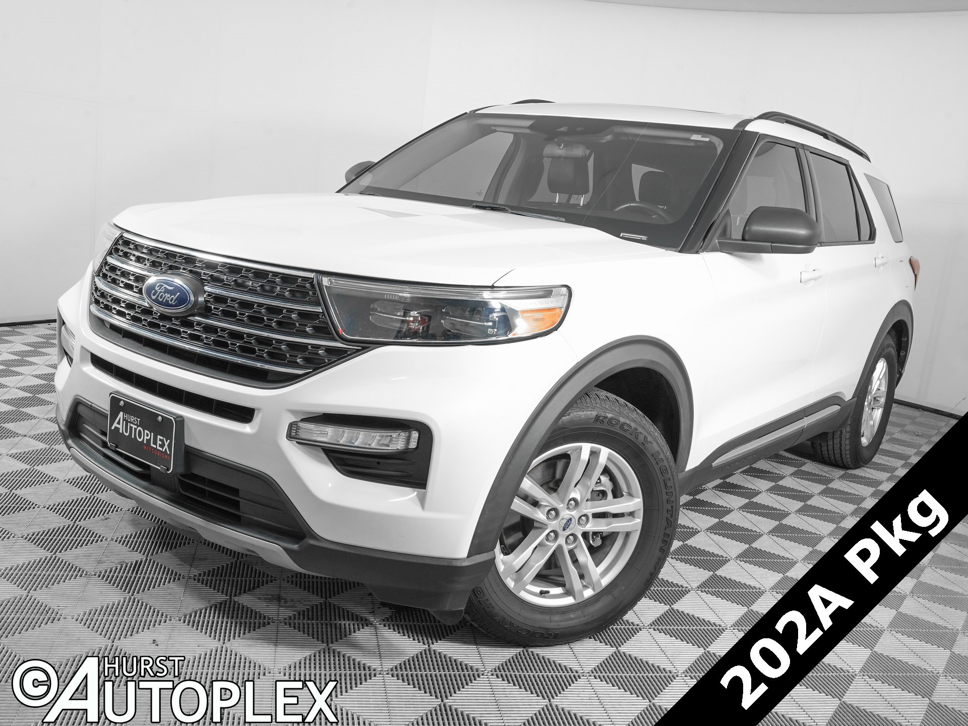 Used 2022 Ford Explorer XLT w/ Equipment Group 202A image 1