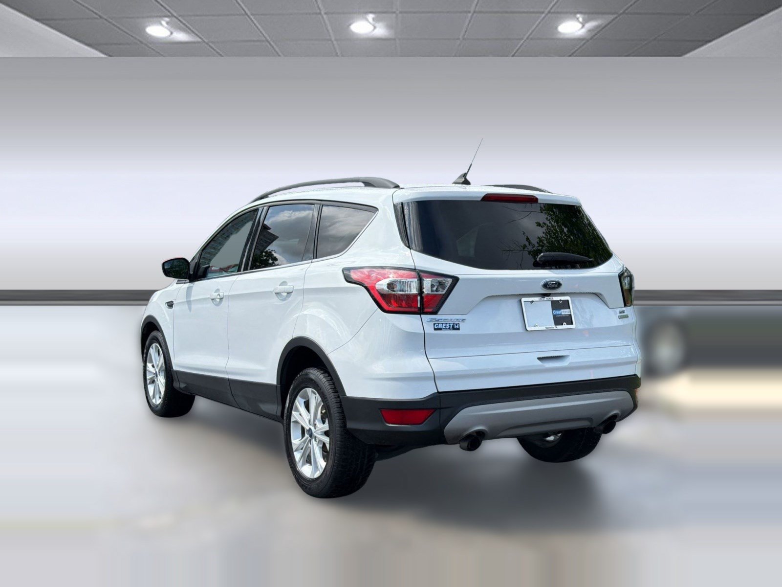 Used 2018 Ford Escape SE w/ SE Sync 3 Package FWD image 3