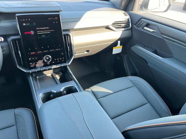 New 2026 GMC Acadia AT4 w/ Super Cruise Package AWD/4WD image 18