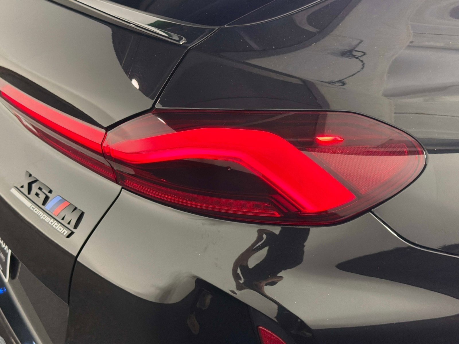 Used 2025 BMW X6 M Competition image 16