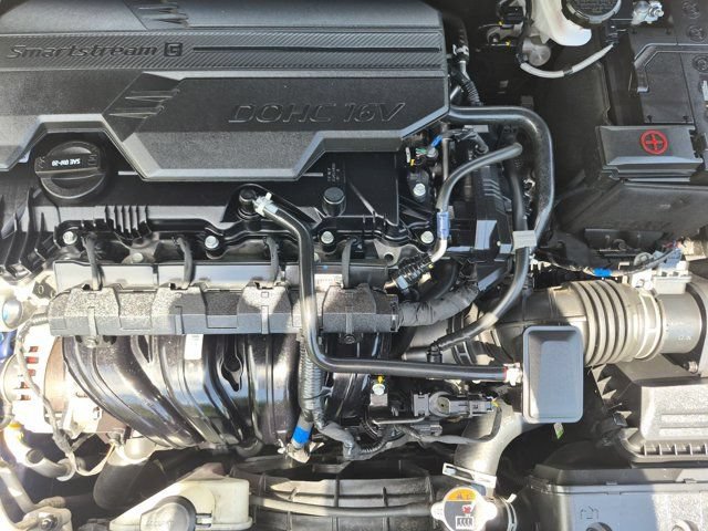 Used 2025 Hyundai Elantra SEL FWD image 35