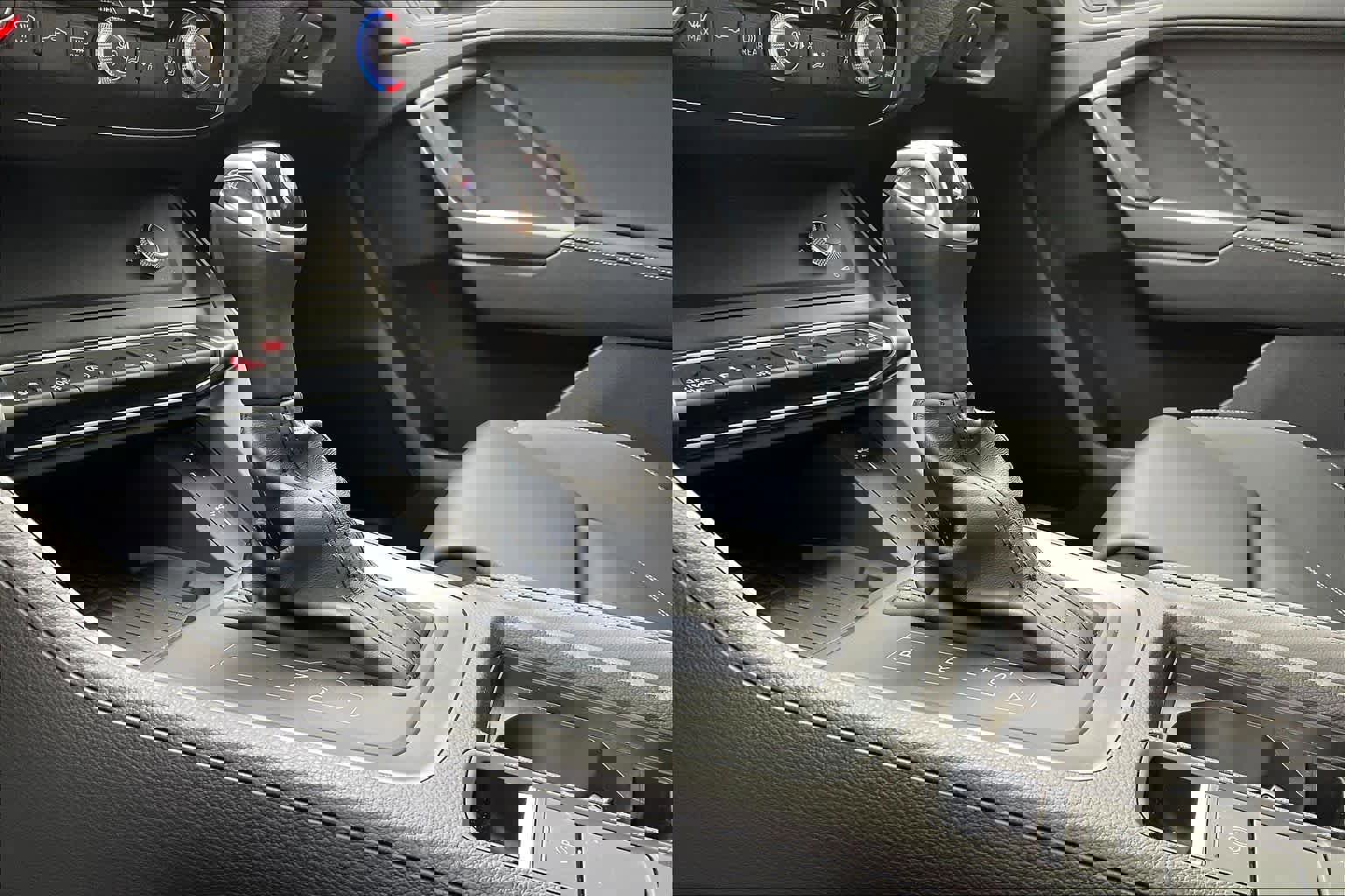 Used 2025 Audi Q3 2.0T Premium w/ Convenience Package image 17