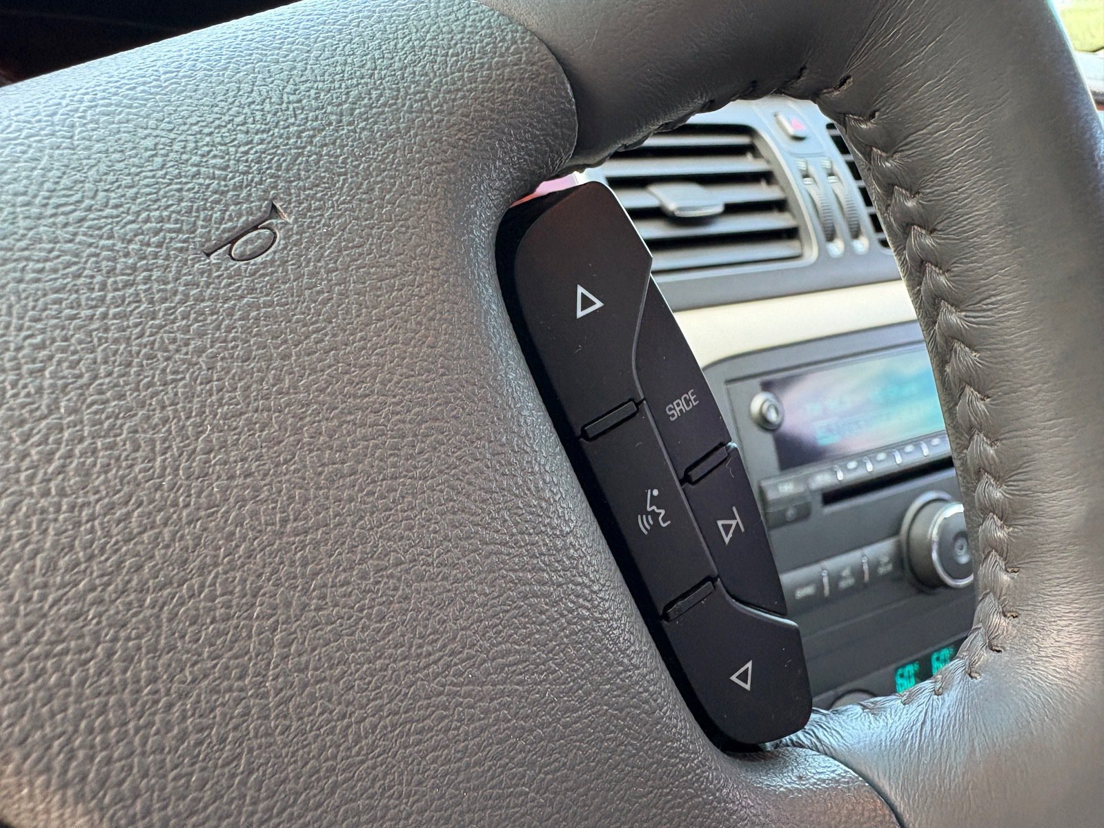 Used 2007 Buick Lucerne CXL FWD image 18