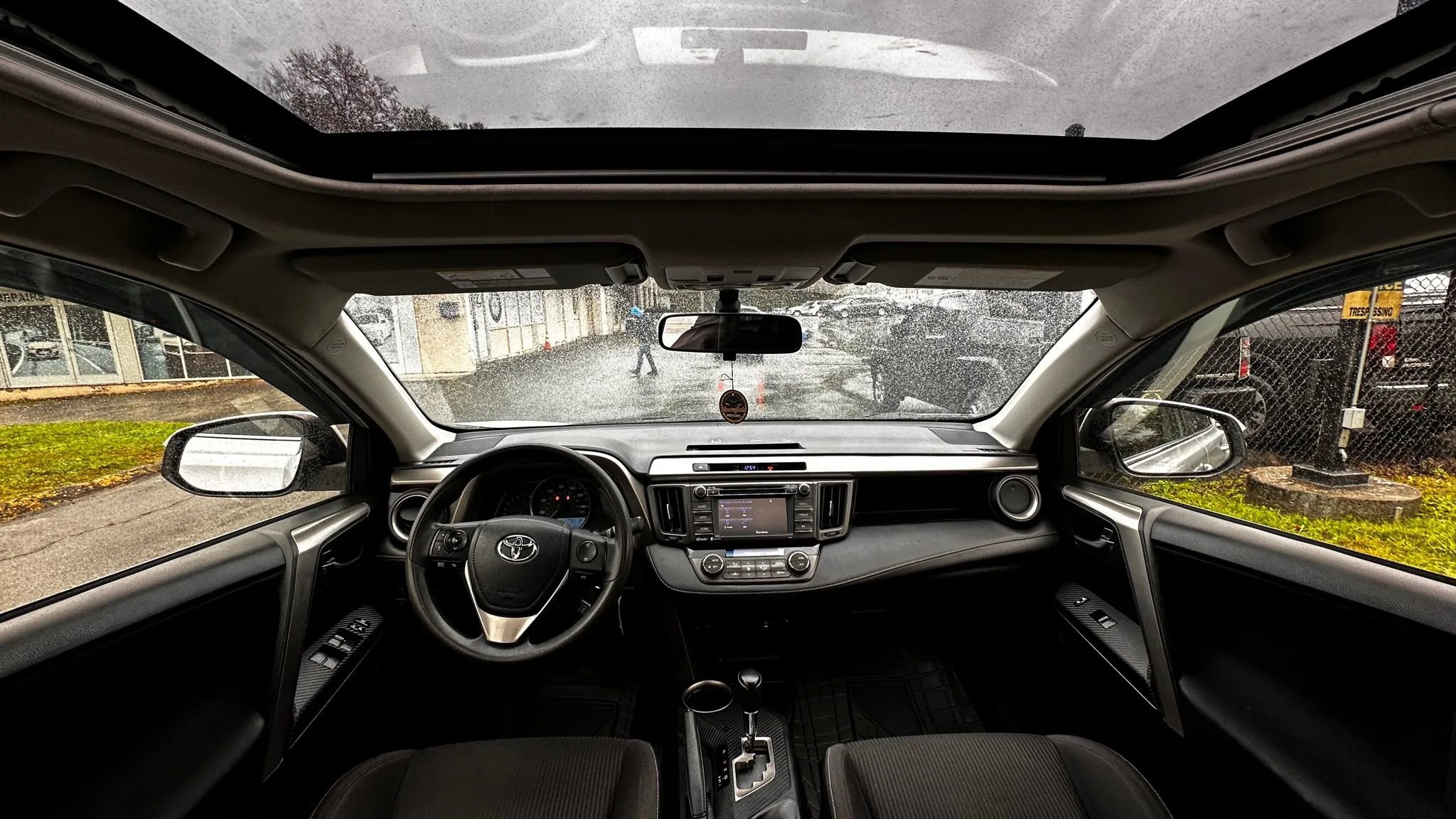 Used 2015 Toyota RAV4 XLE image 22