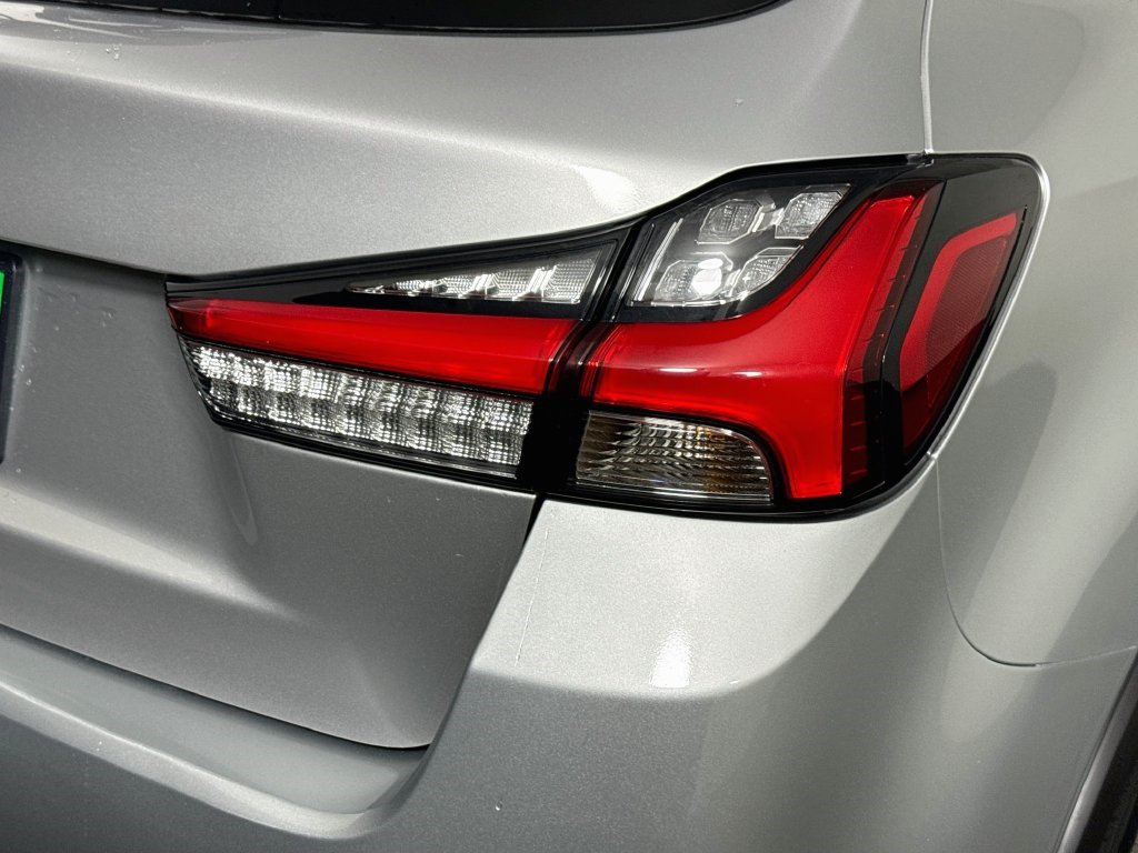 Used 2025 Mitsubishi Outlander Sport AWD image 32
