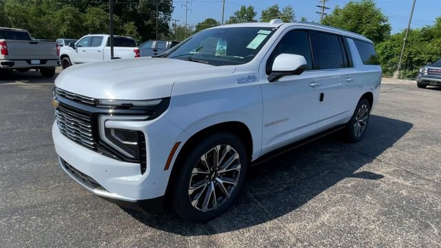 New 2026 Chevrolet Suburban High Country AWD/4WD image 6