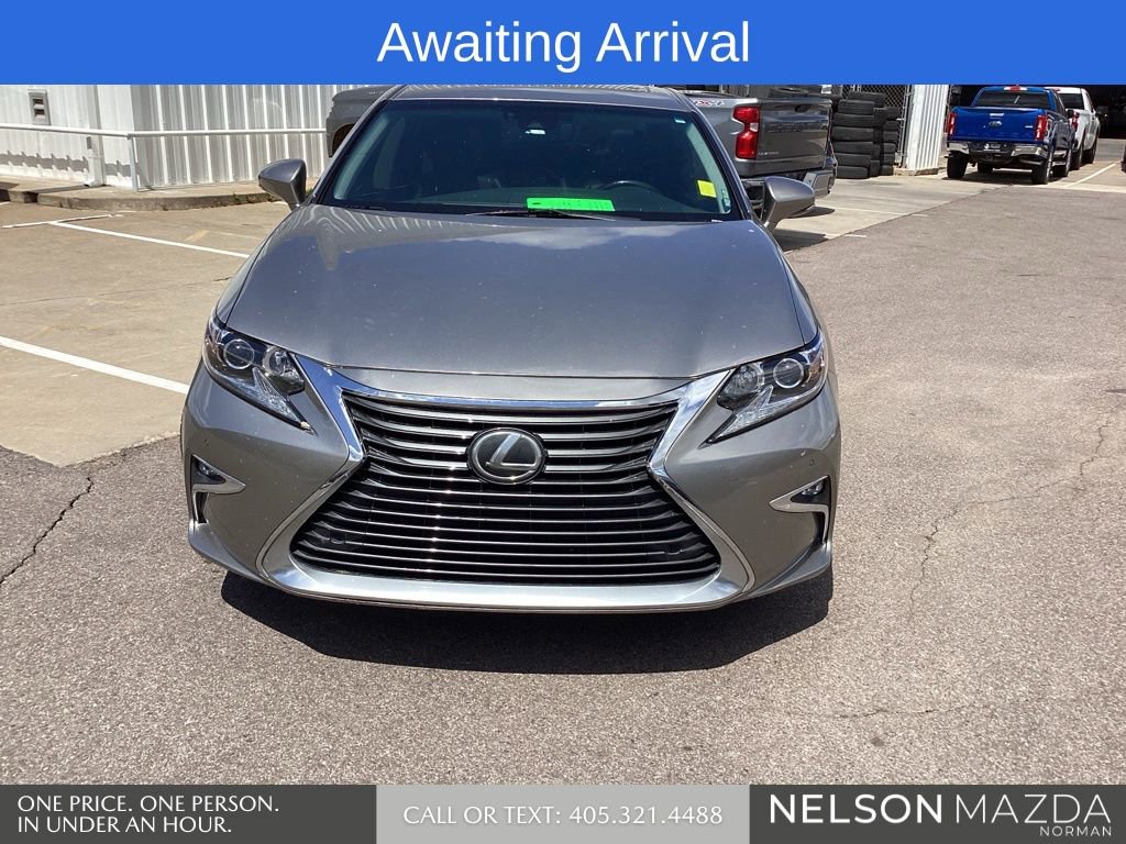 Used 2017 Lexus ES 350 w/ Navigation System Package image 2