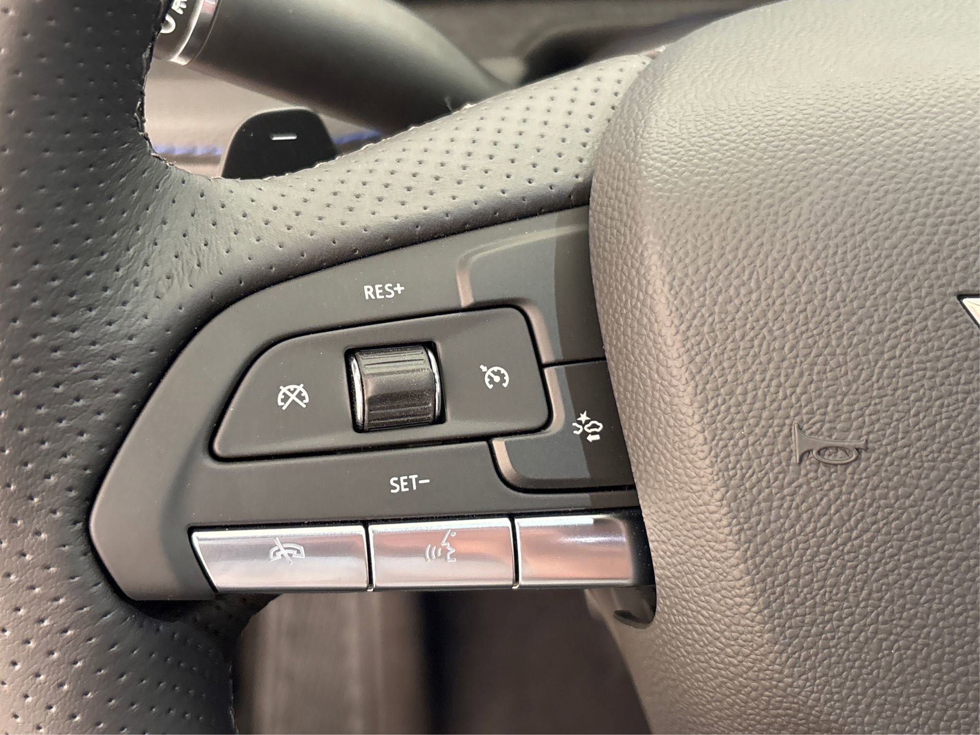 New 2025 Cadillac XT4 Sport image 29