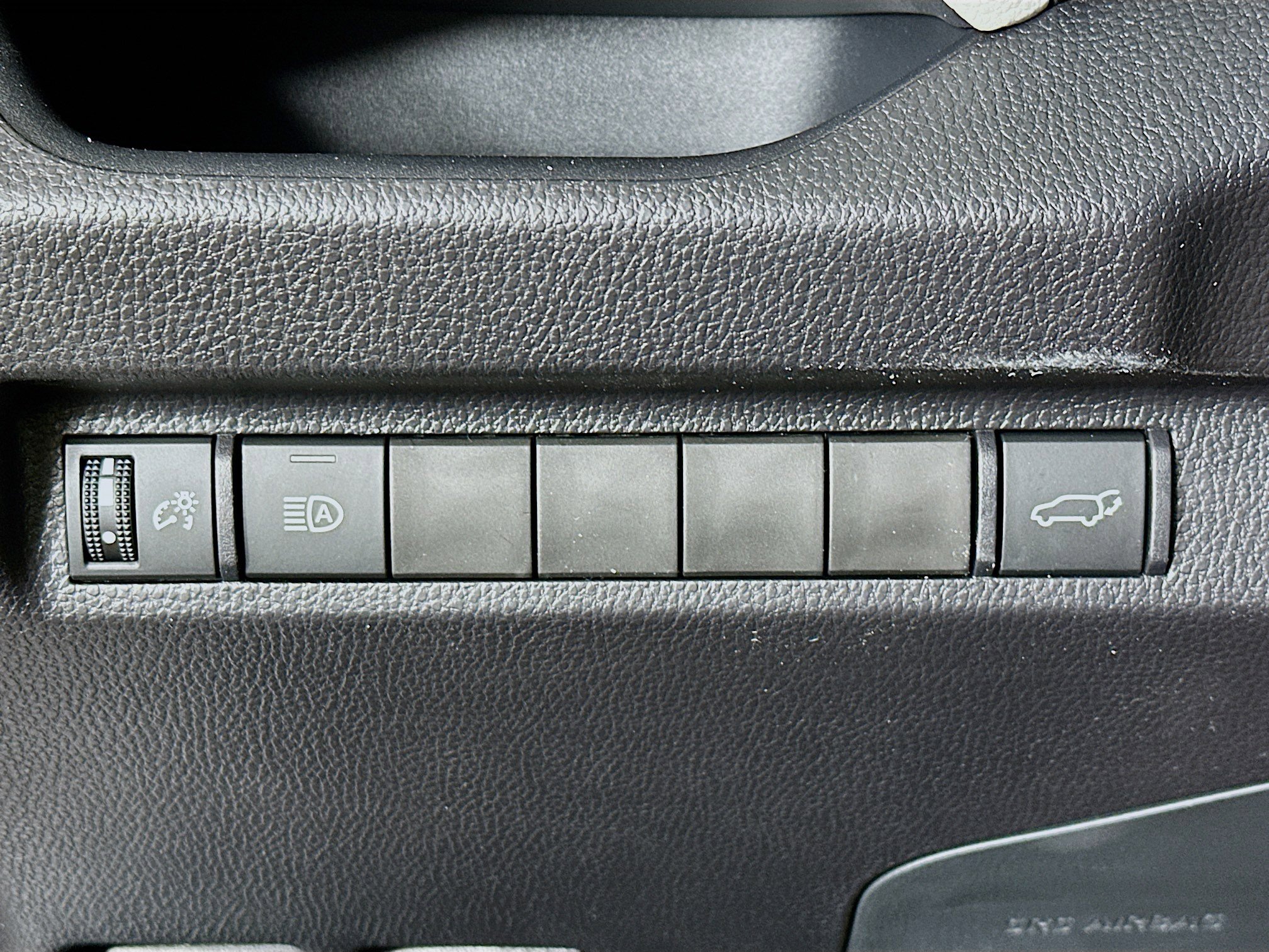 Used 2025 Toyota RAV4 XLE Premium image 17