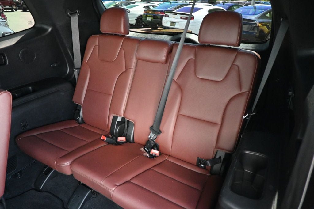 Used 2024 Kia Telluride SX w/ Towing Package FWD image 15