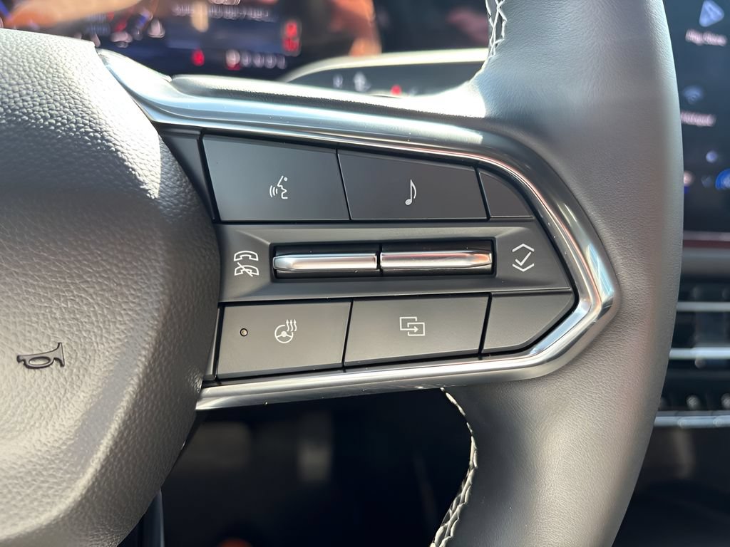 Used 2024 Chevrolet Traverse Z71 AWD/4WD image 19