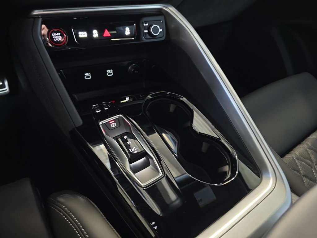 New 2026 Audi SQ5 Prestige AWD/4WD image 22
