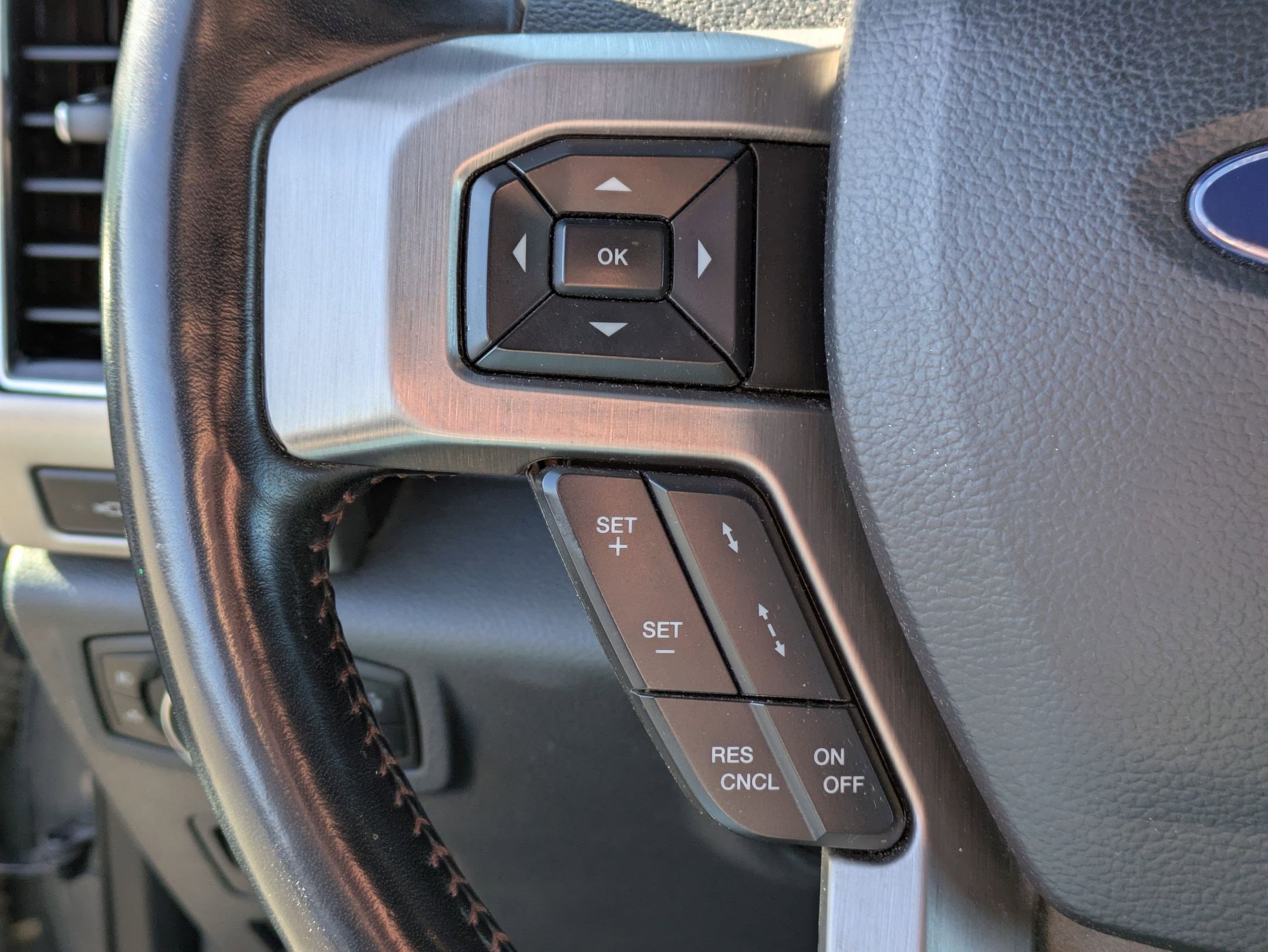 Used 2022 Ford F350 Platinum image 18