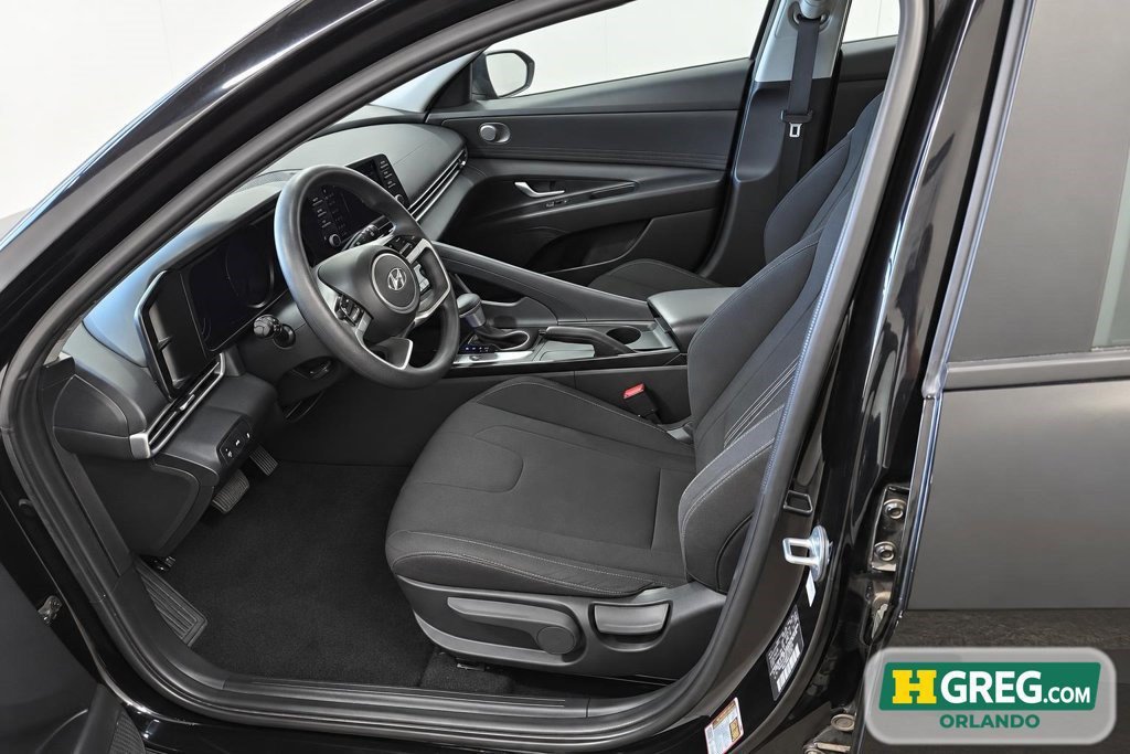 Used 2023 Hyundai Elantra SEL w/ Cargo Package FWD image 10