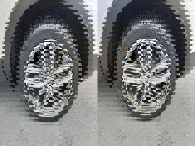 Certified 2022 Cadillac XT4 Sport w/ Enhanced Visibility Package image 9