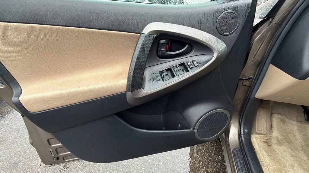 Used 2012 Toyota RAV4 4WD image 19