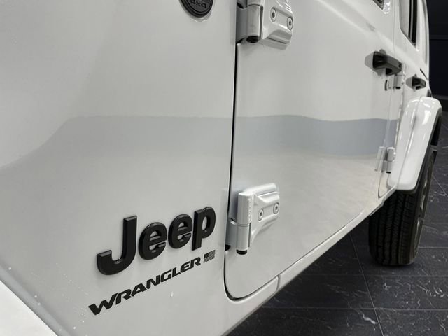 New 2025 Jeep Wrangler Sahara w/ Technology Group image 35